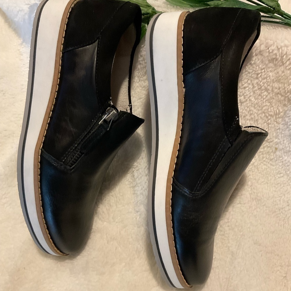 27 Edit Naturalizer Devlyn Leather Loafer - Picture 4 of 6